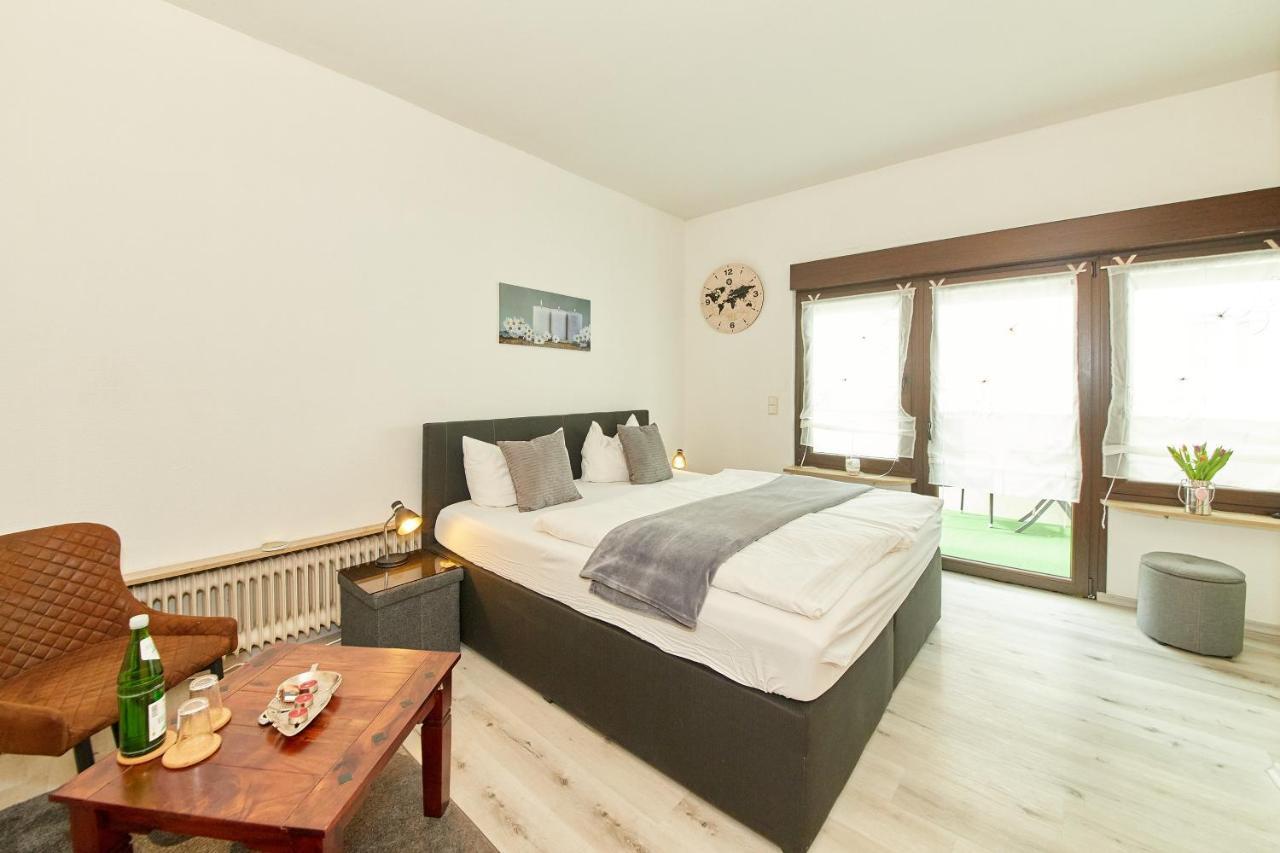 Hotel Zum Dicken Baum Mayen Exteriör bild